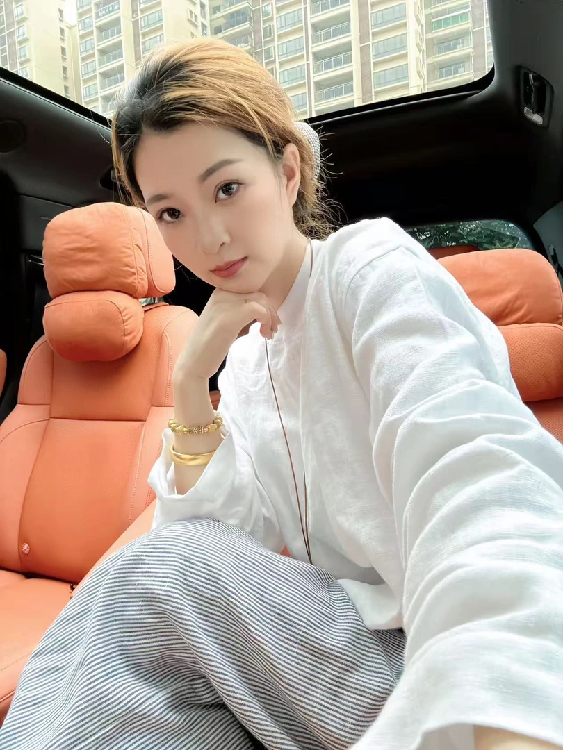 BABUILTYGA【长袖】亚麻秋冬轻奢显瘦遮肉长袖体恤