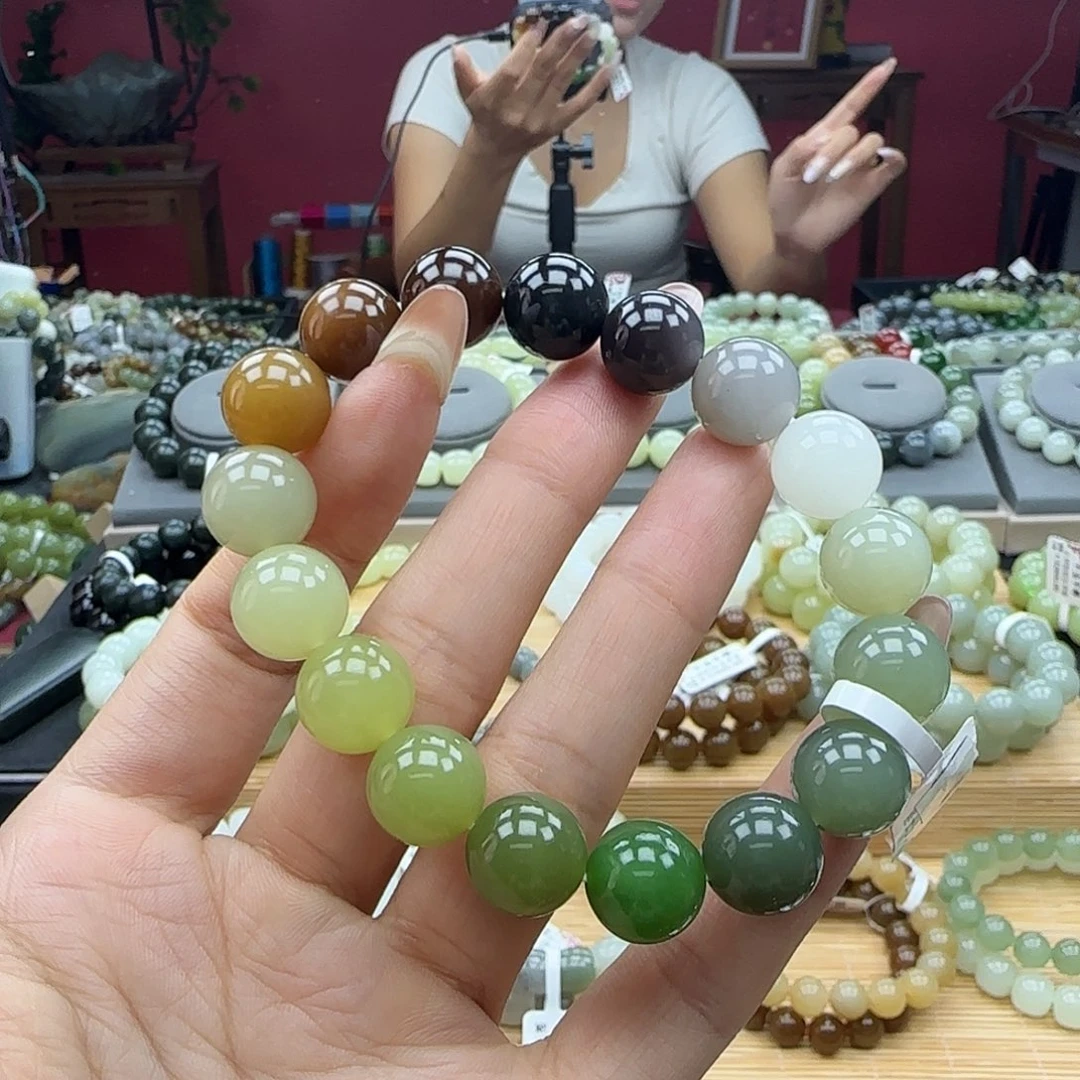 和田玉未镶嵌手串