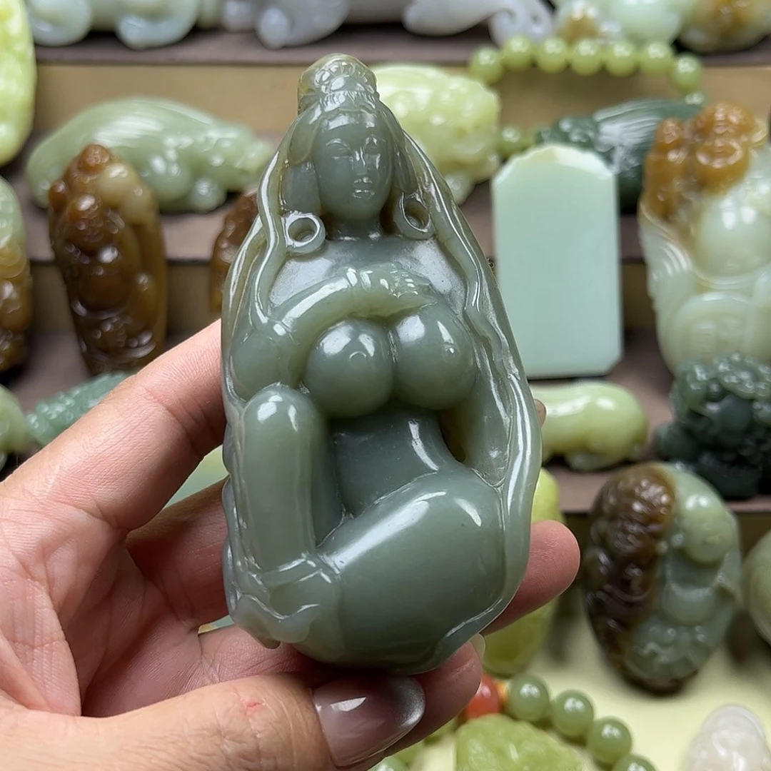 和田玉未镶嵌把件