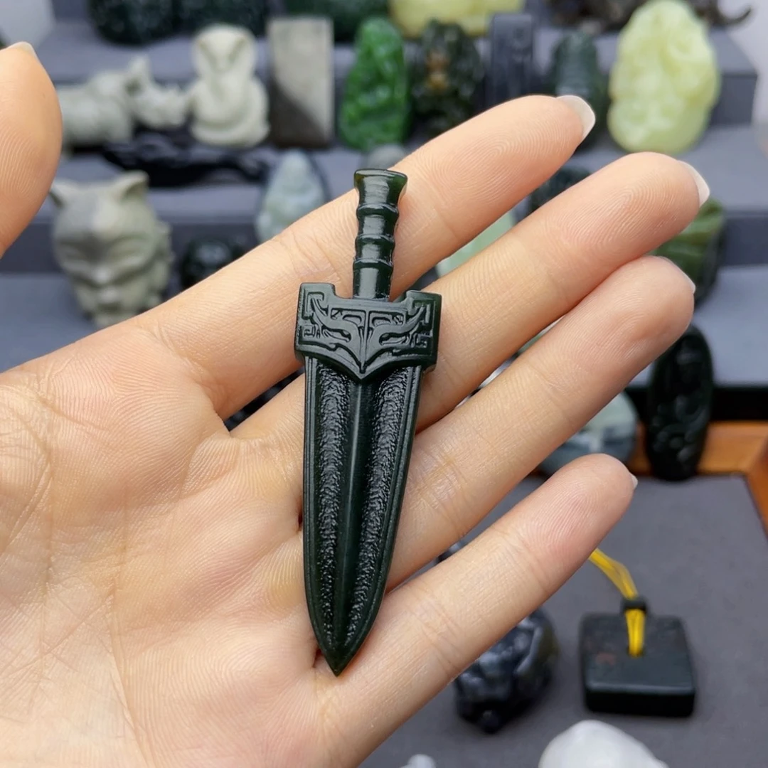 和田玉未镶嵌颈饰?**焰