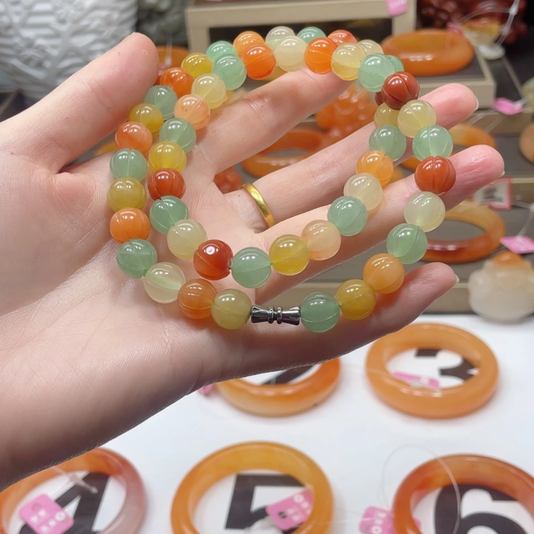 未镶嵌石英质玉（黄龙玉）手镯