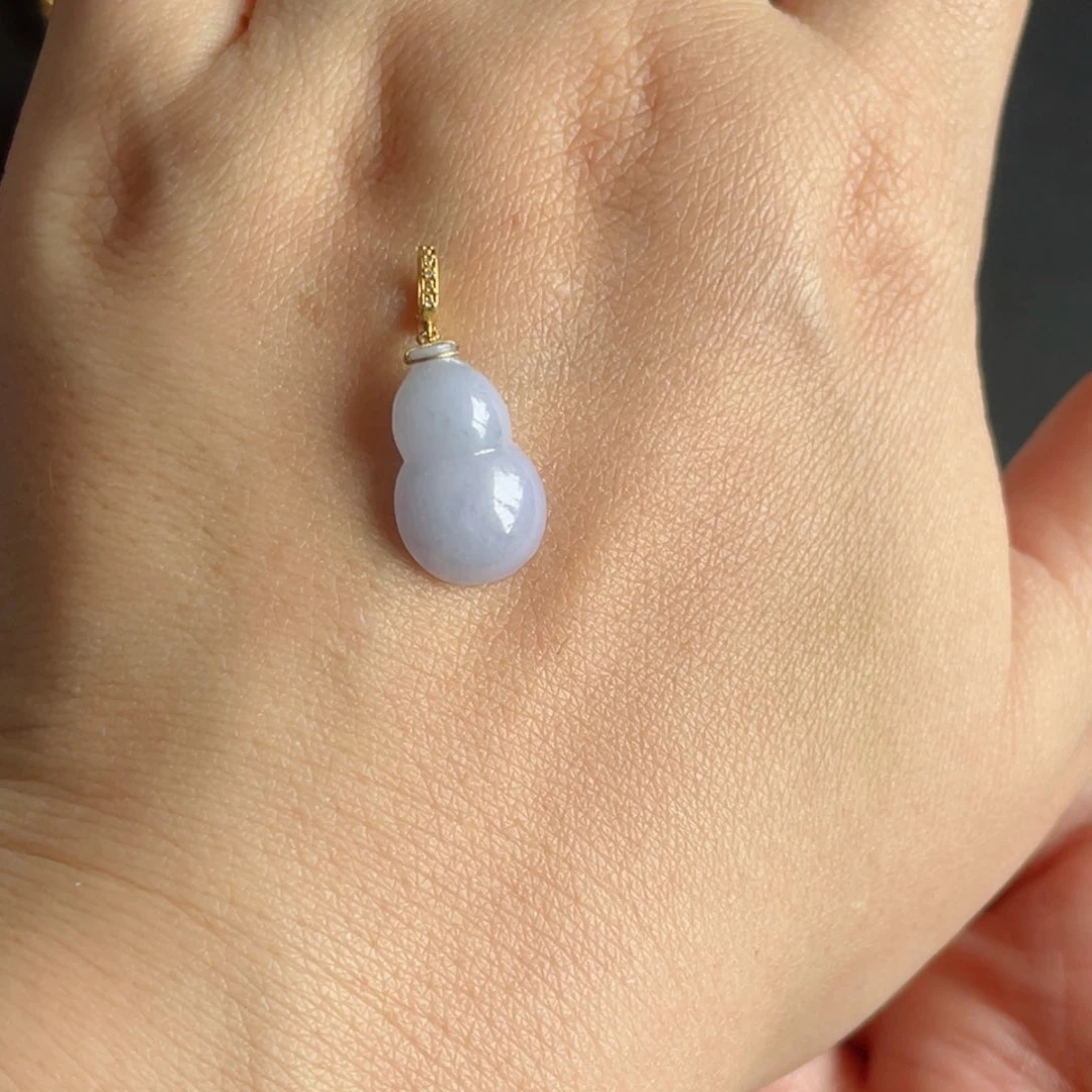 翡翠18K金镶嵌颈饰香***?葫芦