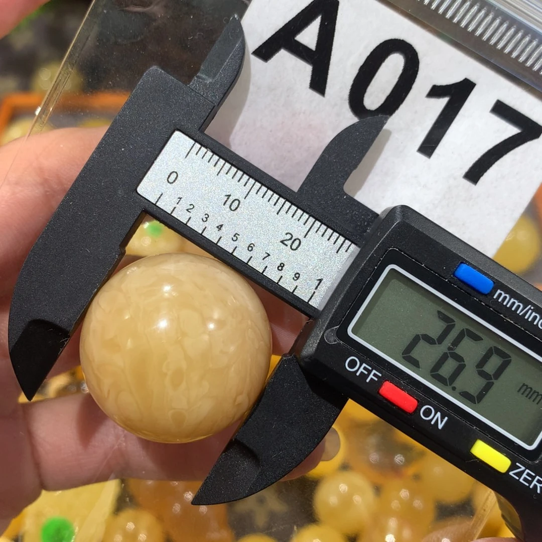 未镶嵌琥珀珠宝奇石