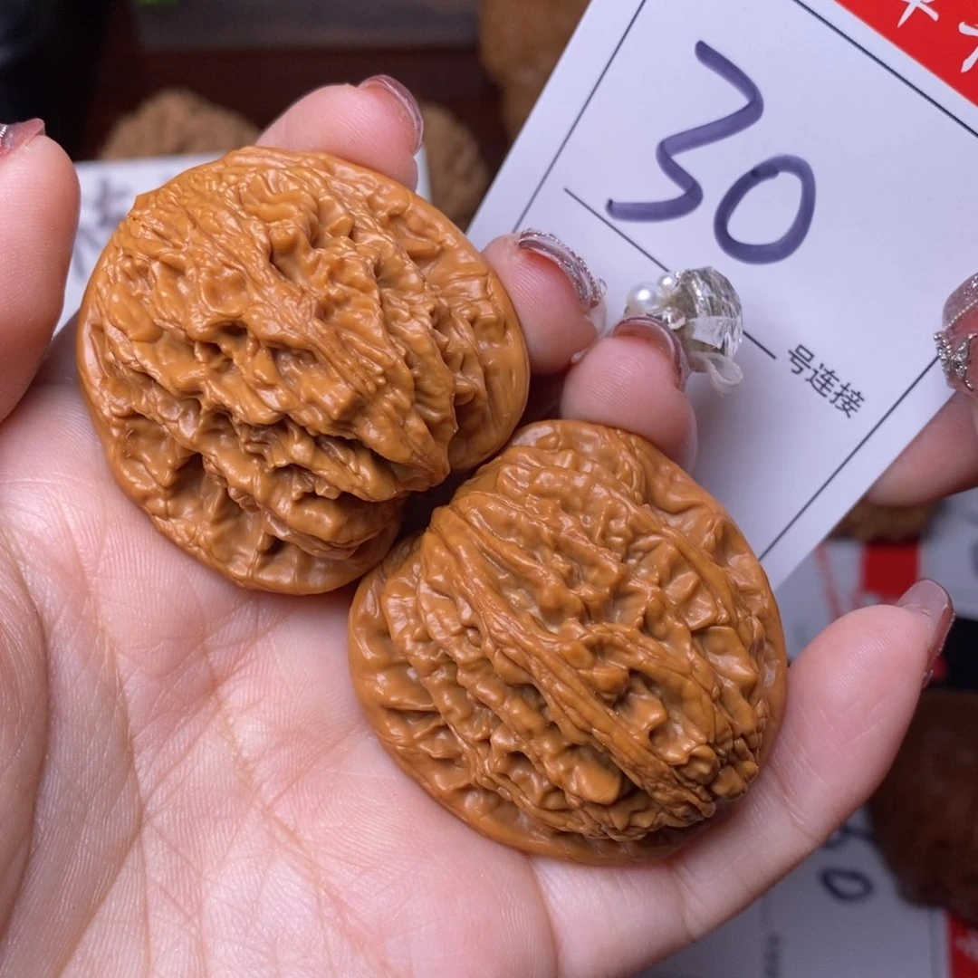 文玩核桃把件30虎头4.0