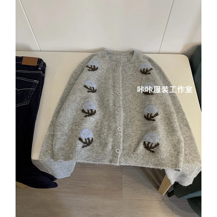 REKAYYAT“采薇”绵羊毛复古软糯慵懒风花朵刺绣圆领单排扣针织毛衣