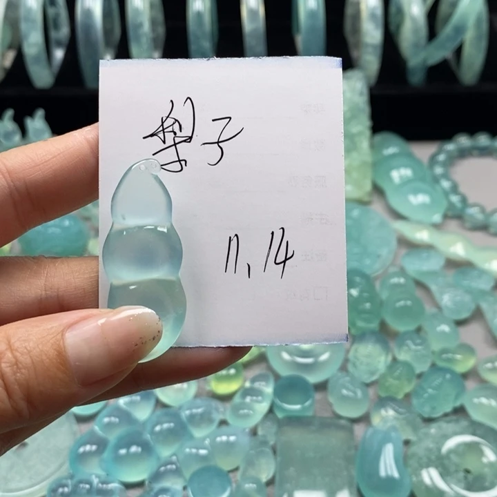 未镶嵌蛇纹石玉手镯梨*?