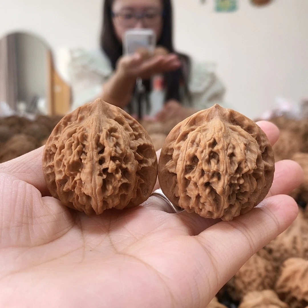 文玩核桃吊坠玉麒麟38黄尖