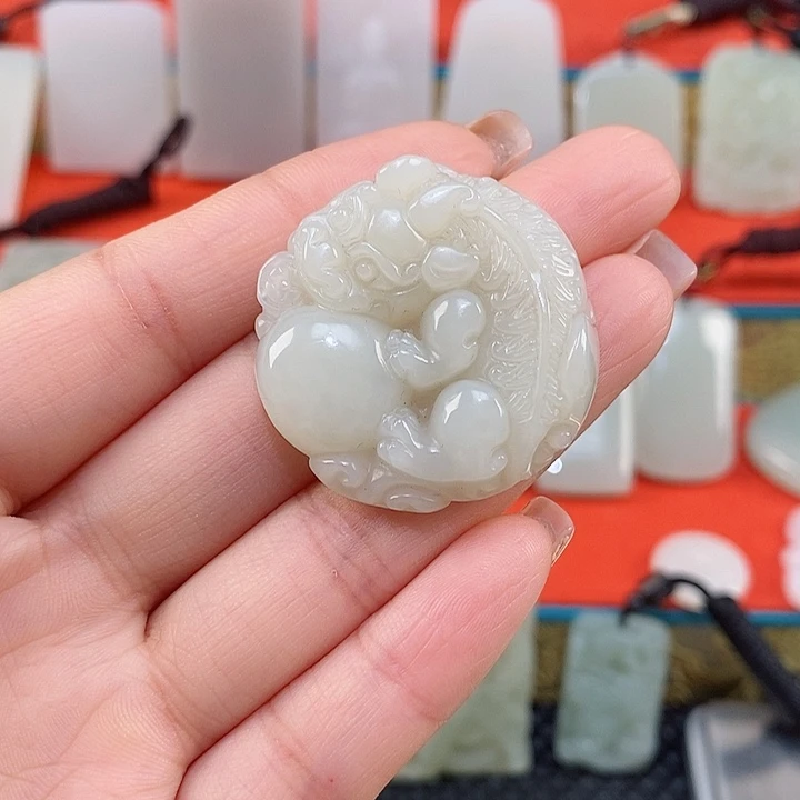 颈饰未镶嵌和田玉