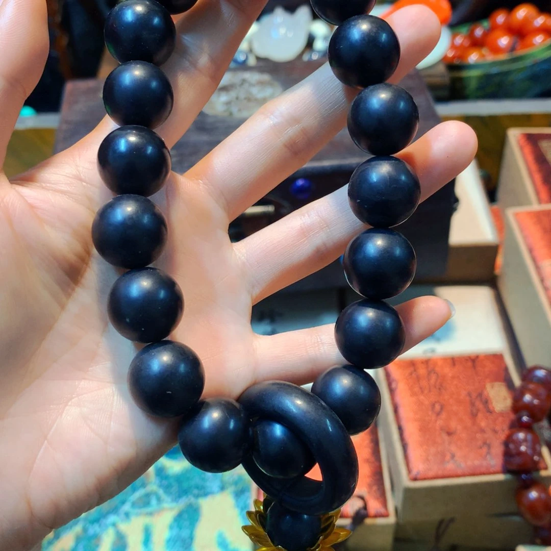 和田玉（墨玉）颈饰未镶嵌