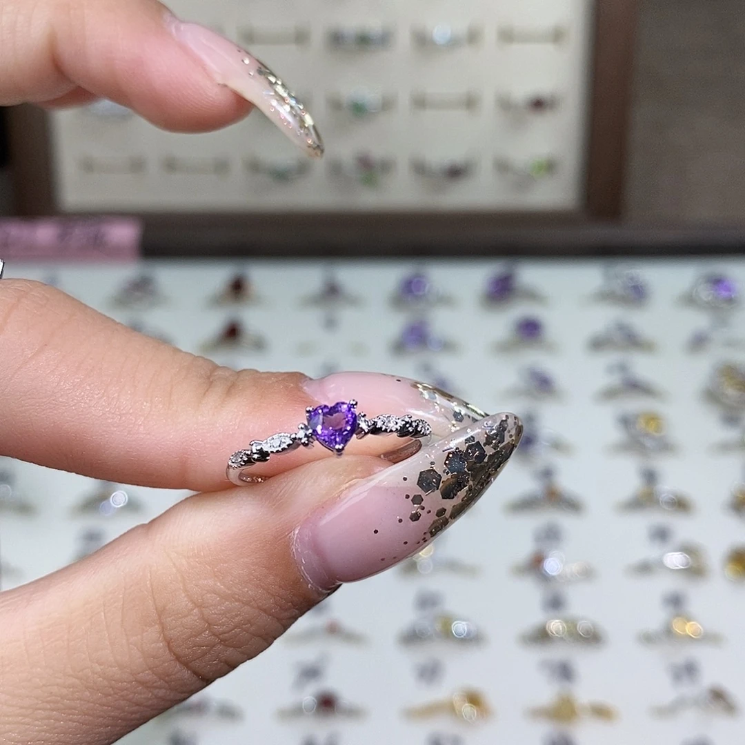 D***媚银S925镶嵌水晶戒指