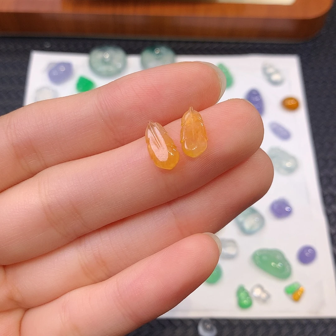 翡翠挂件未镶嵌翡翠