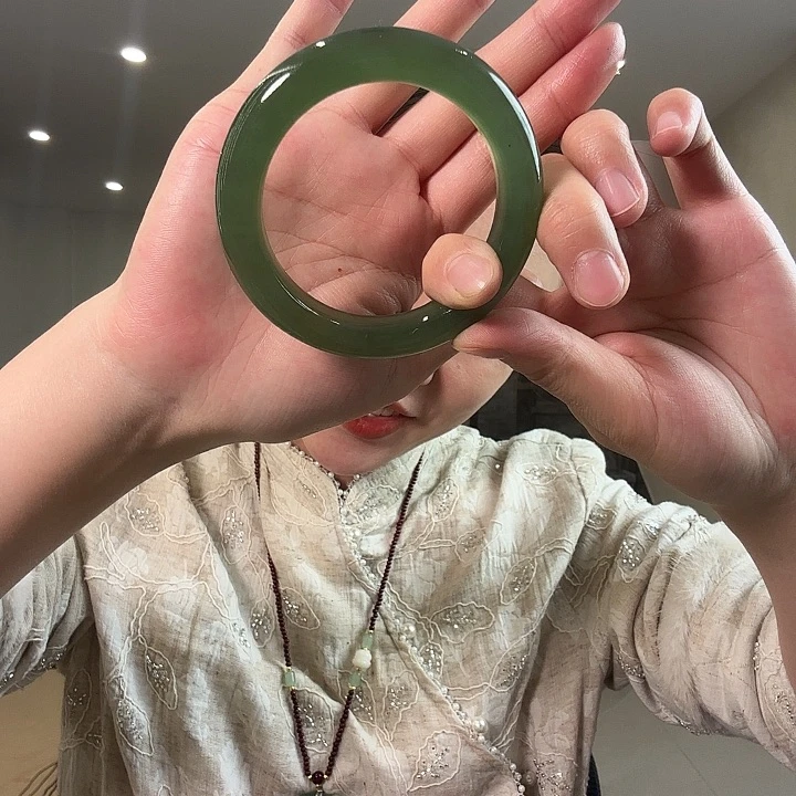 M****蛇纹石玉未镶嵌颈饰