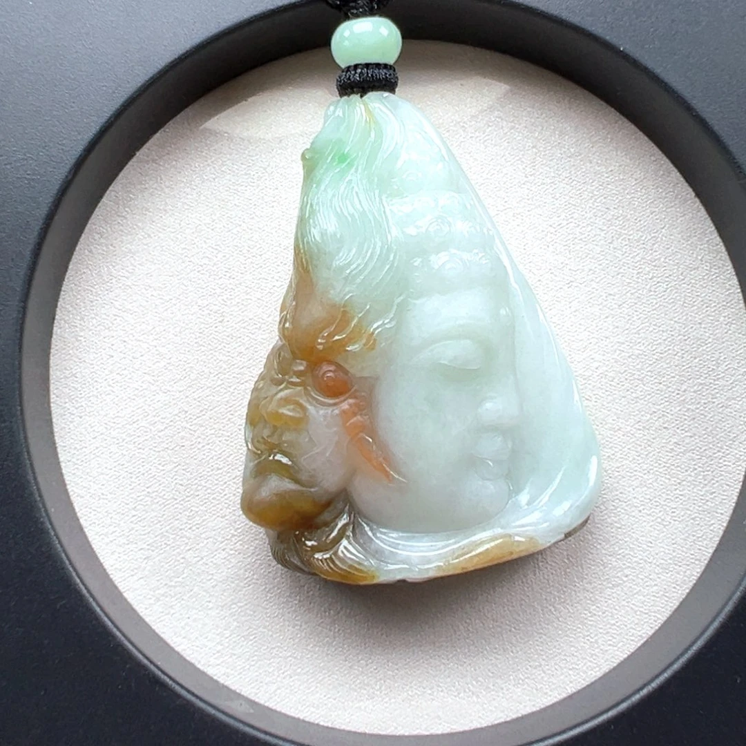 翡翠未镶嵌颈饰一念