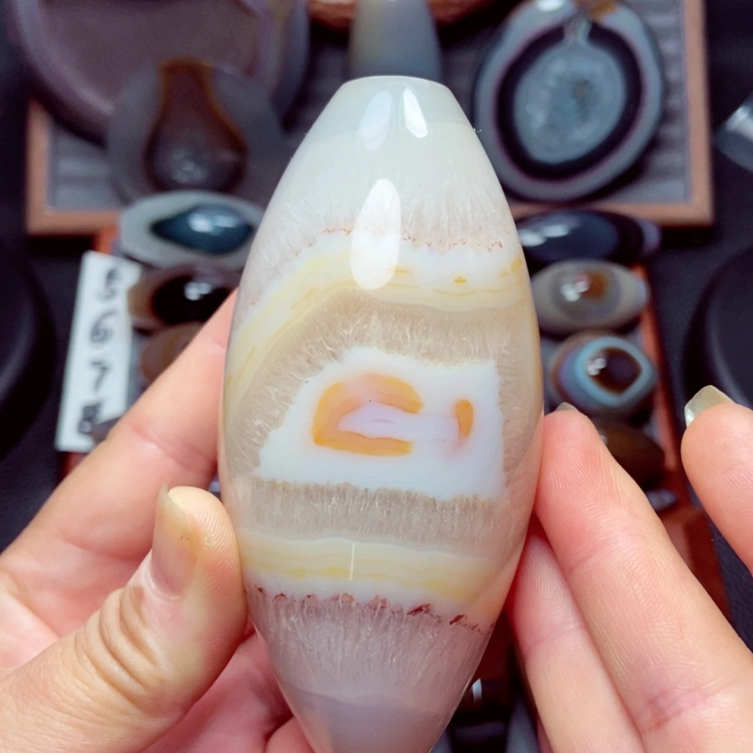 玛瑙/玉髓未镶嵌珠宝奇石