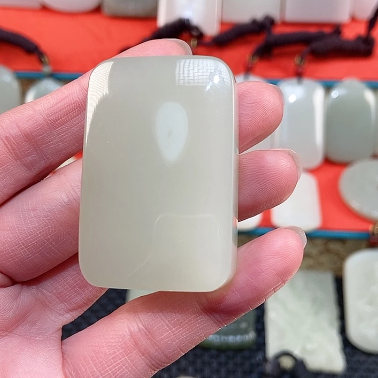 【闪购商品】颈饰未镶嵌和田玉《**》