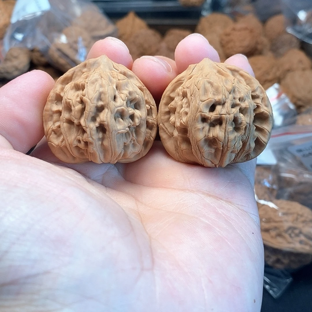 1文玩核桃龙门柱38-243