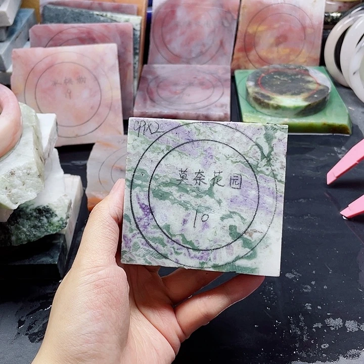 石英质玉未镶嵌手镯定制