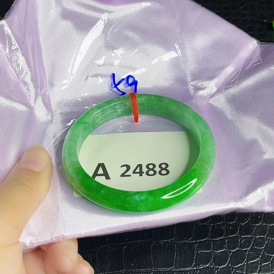 手饰翡翠未镶嵌手镯