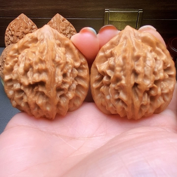 核桃把件龙门涧40全