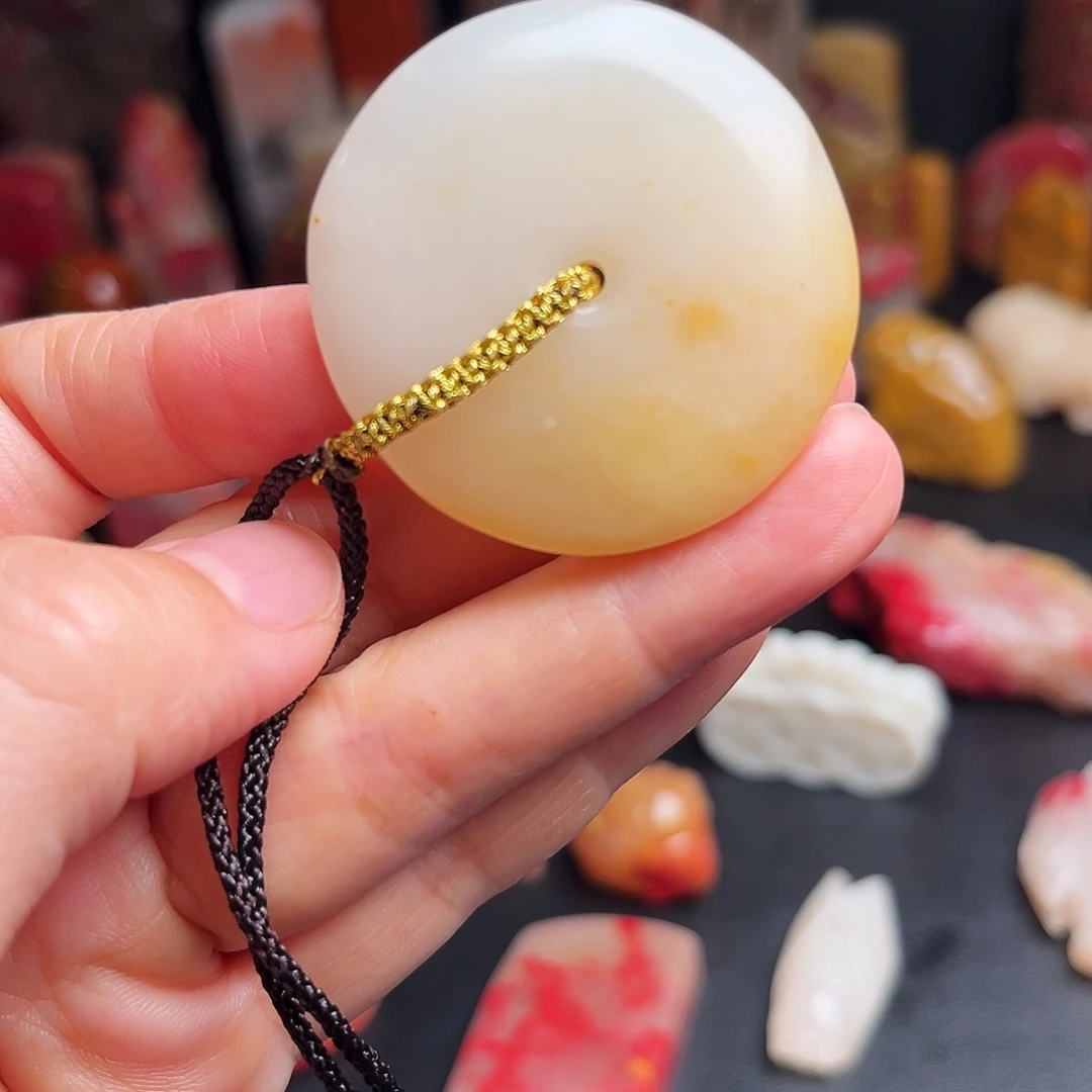 昌化石其他田黄平安扣