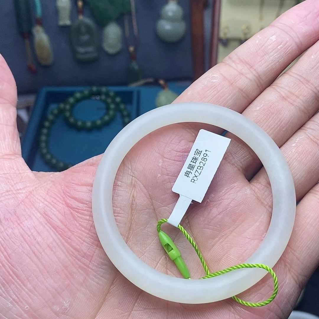 和田玉未镶嵌颈饰圈口54.2