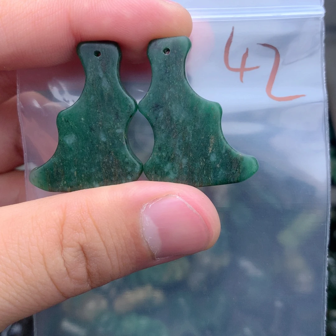 独山玉未镶嵌珠宝半成品