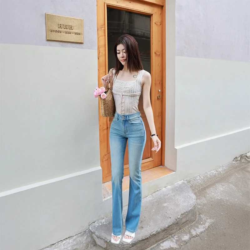 浅蓝色高腰直筒喇叭牛仔裤女四面弹显气质提臀宽松2025新款