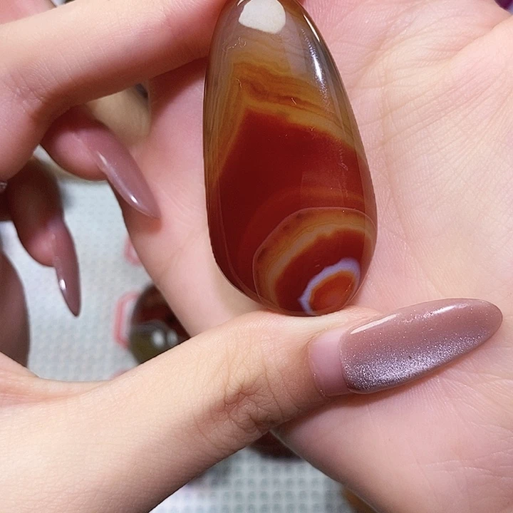 路***长玛瑙/玉髓未镶嵌珠宝奇石