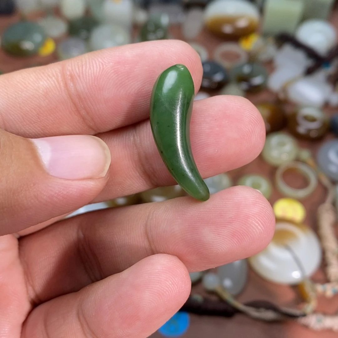 和田玉未镶嵌吊坠(不含链)