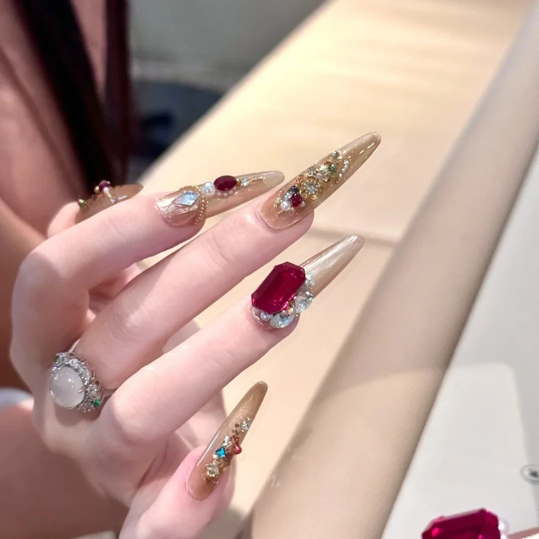 法国大牌纯手工穿戴甲爆闪纯欲氛围感碎钻车厘子宫廷风高级感婚甲