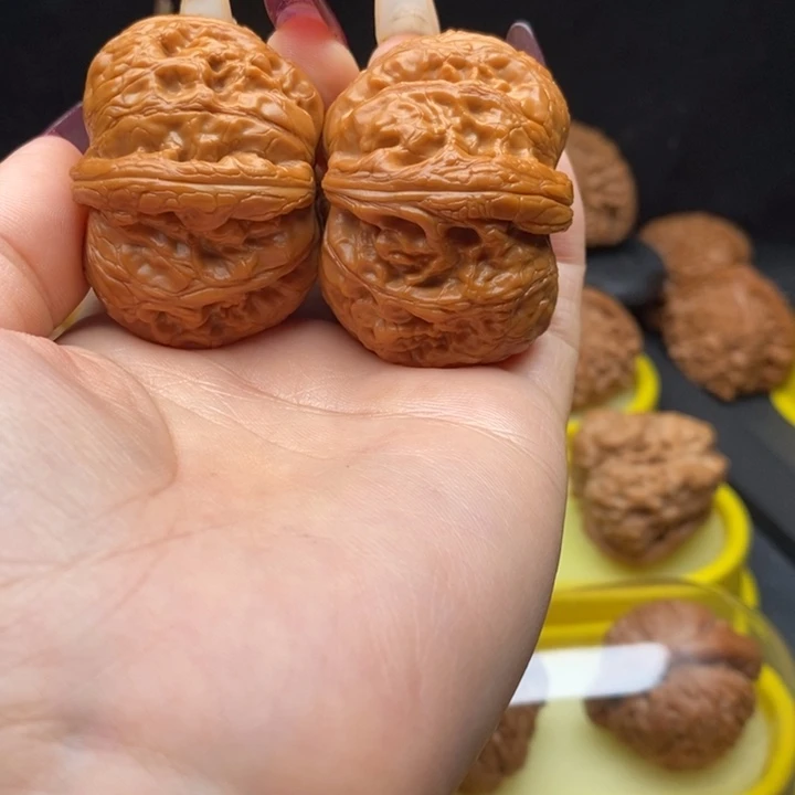 张***明把件文玩核桃元宝