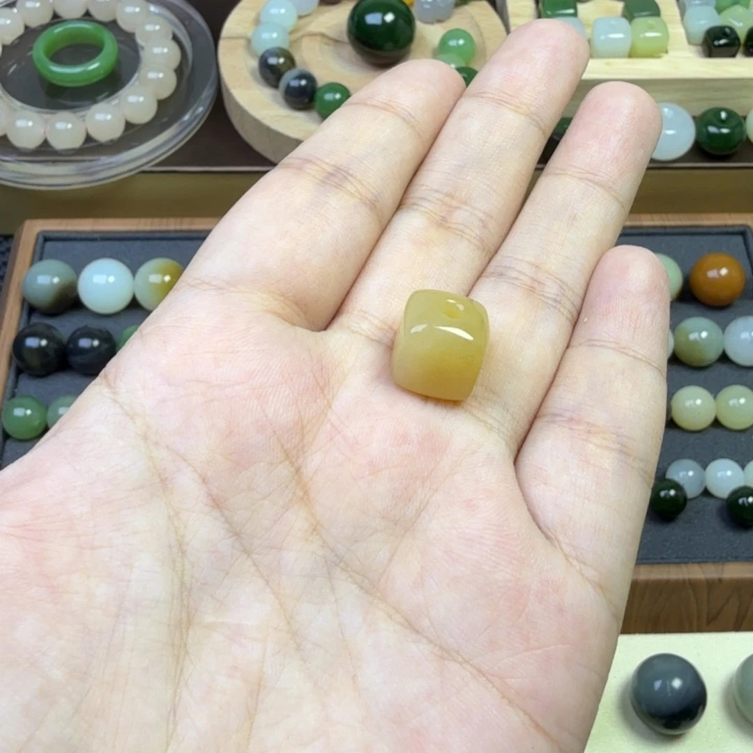 和田玉未镶嵌珠宝半成品卡11.8方糖