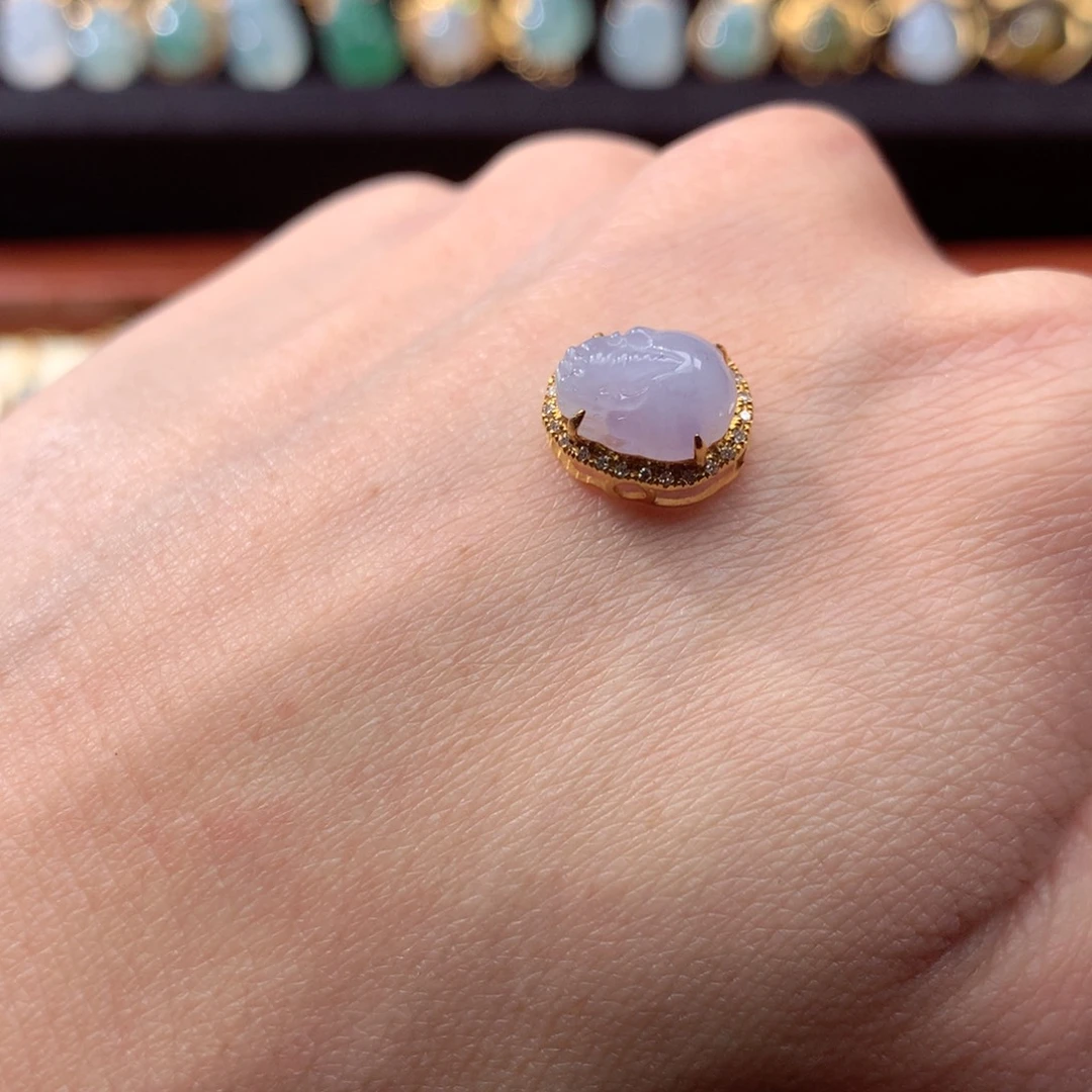 翡翠颈饰18K金镶嵌翡翠