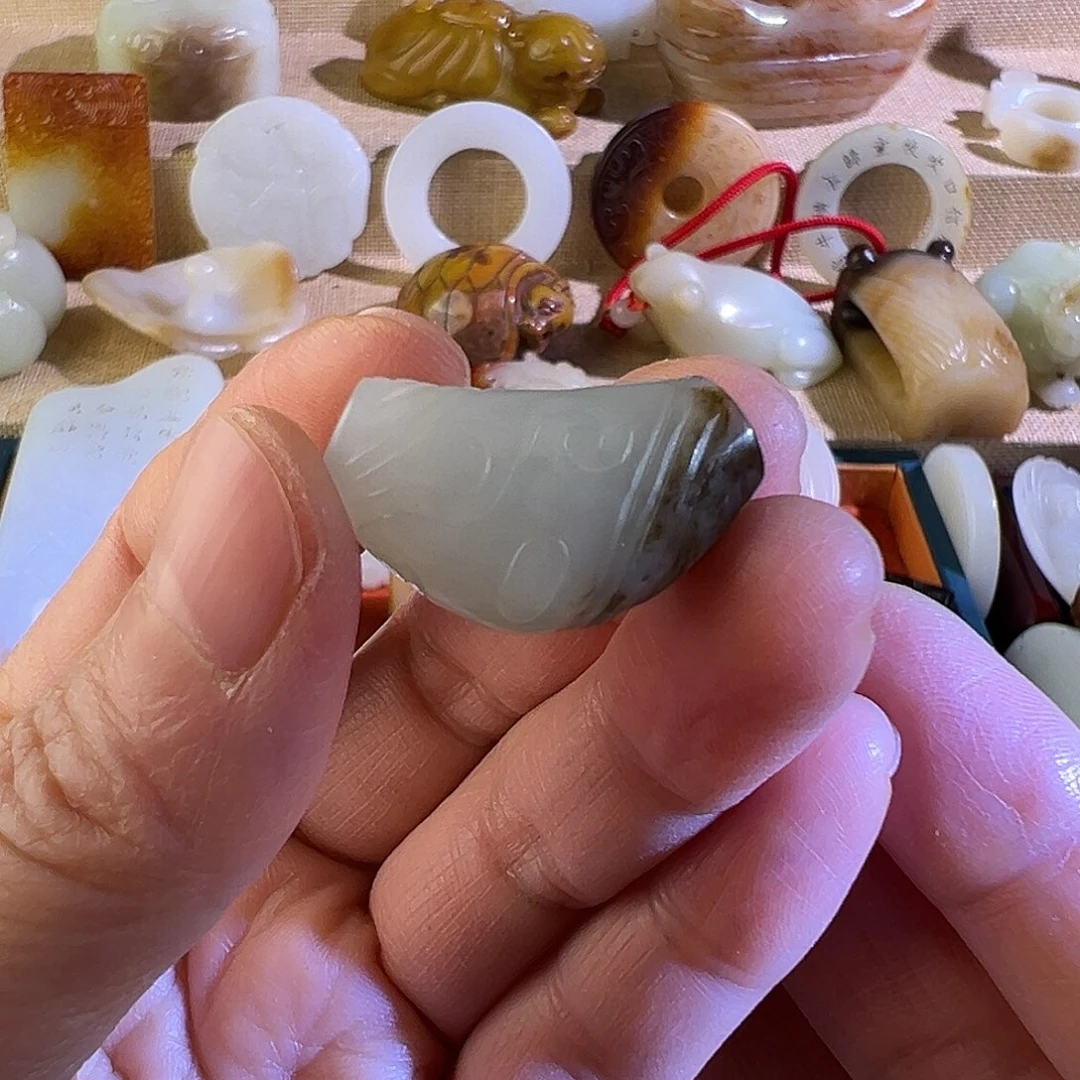 和田玉未镶嵌挂件