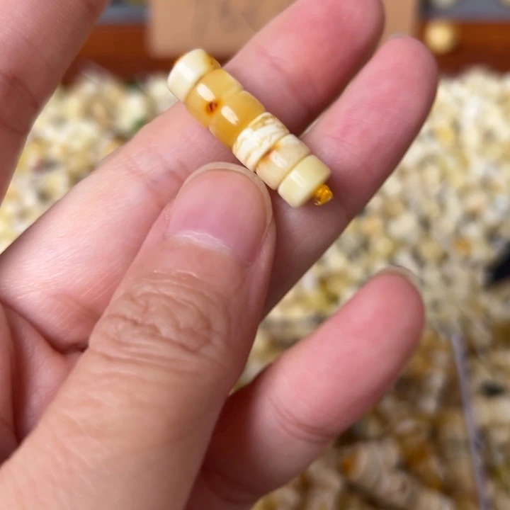 蜜蜡未镶嵌裸石7.7mm一组