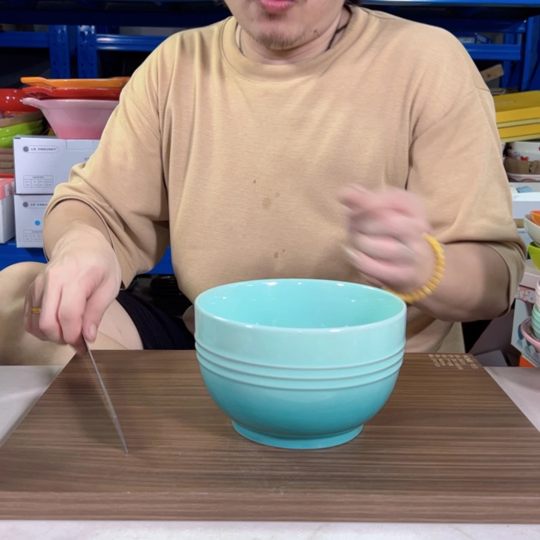 陶瓷青羽色轻虹面碗