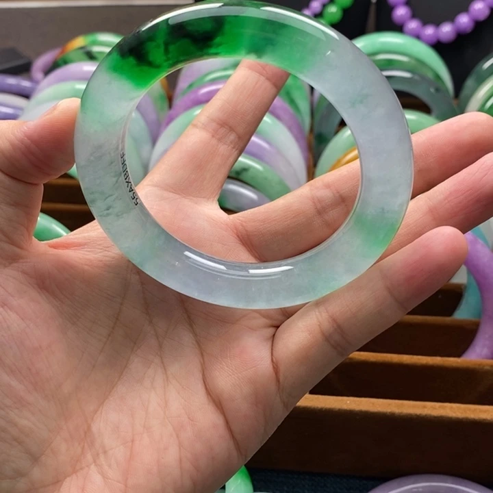 用***6仿水晶非金属高端手镯