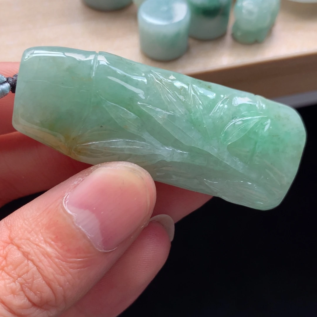 颈饰未镶嵌翡翠吊坠