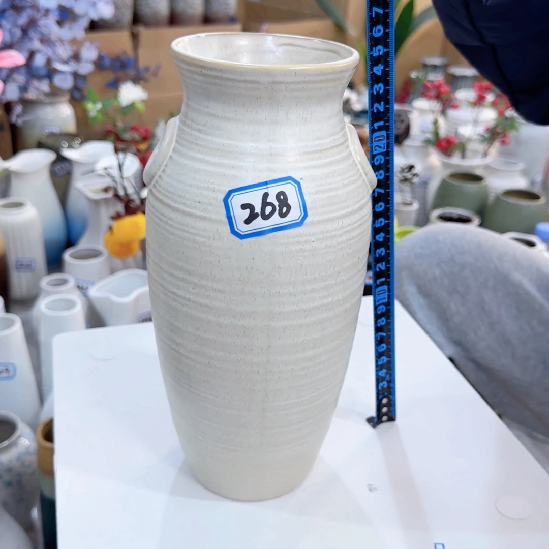 268号陶瓷高25厘米微瑕一个