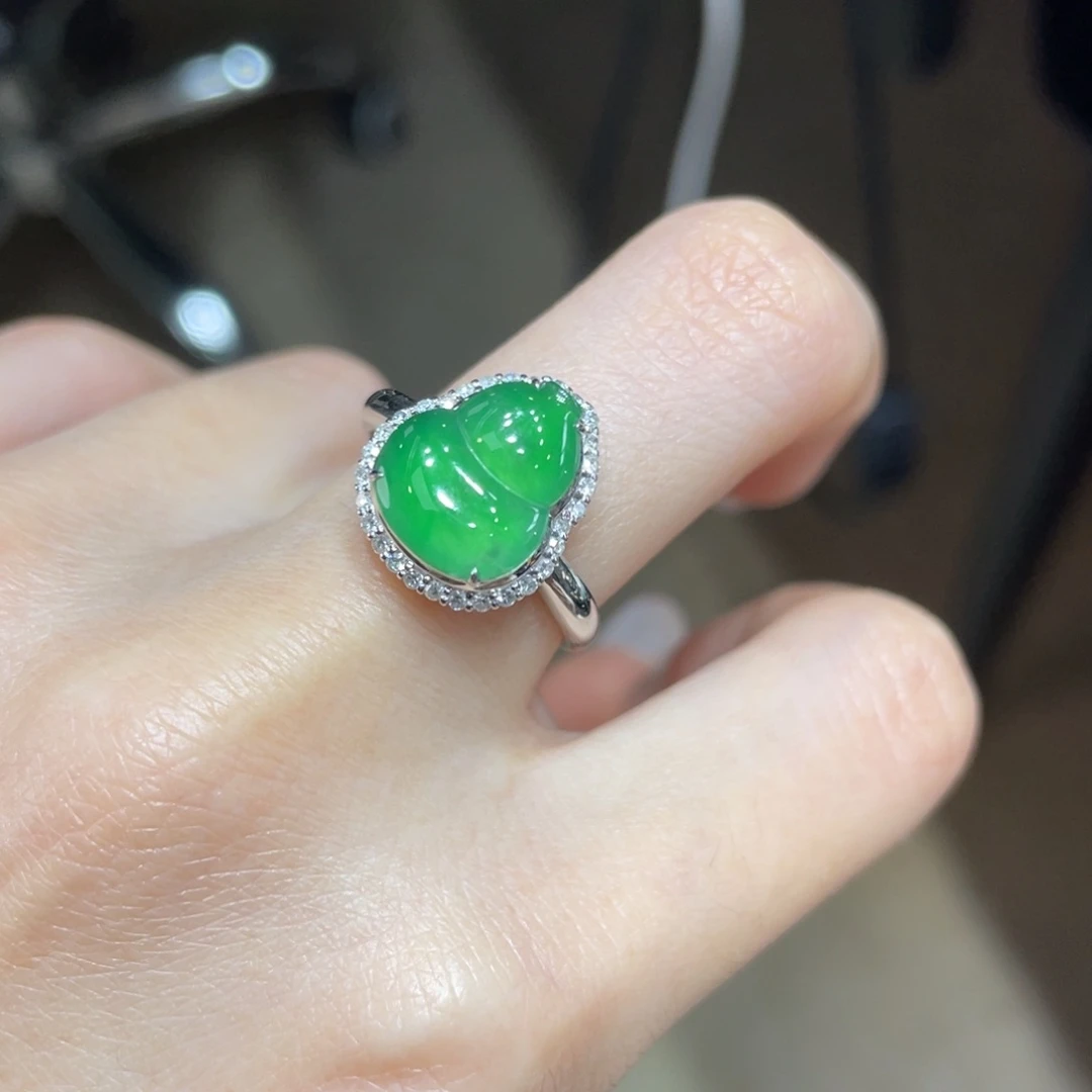 翡翠颈饰18K金镶嵌天然缅甸翡翠a货