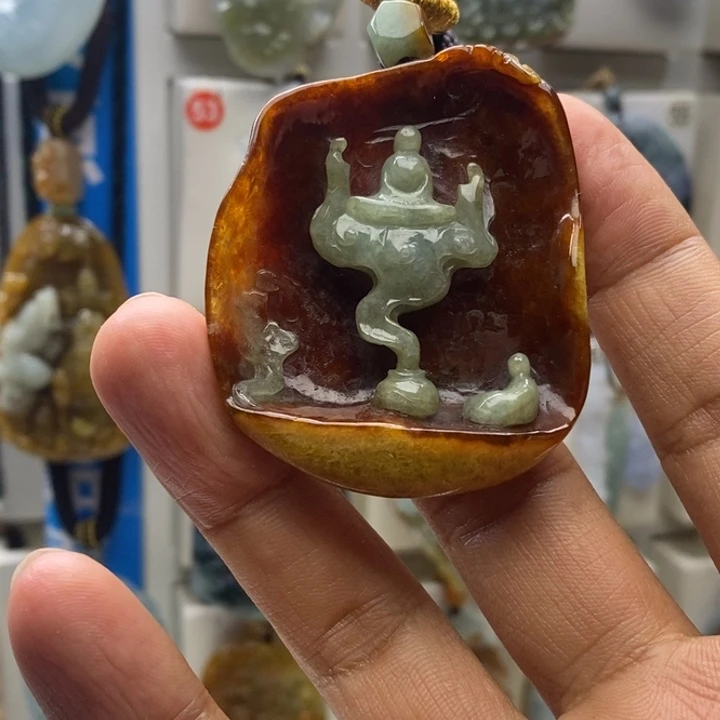 翡翠未镶嵌颈饰悟道
