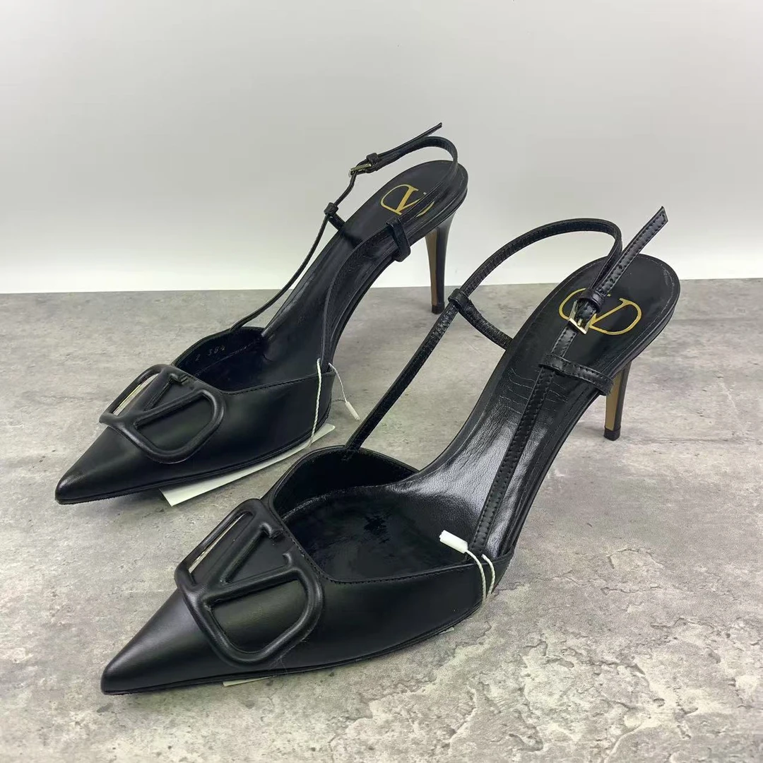 95新 Valentino/华伦天奴 38.5码/仔仔女鞋黑色方V扣高跟鞋wsp420