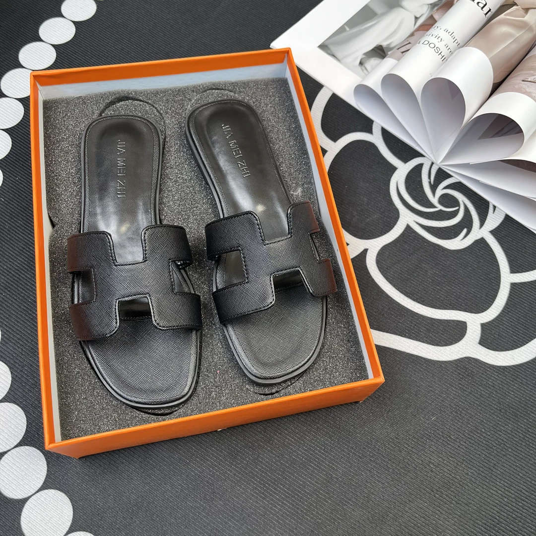 2025新款真皮高版拖鞋女外穿夏季百搭平底牛皮一字凉拖度假沙滩鞋