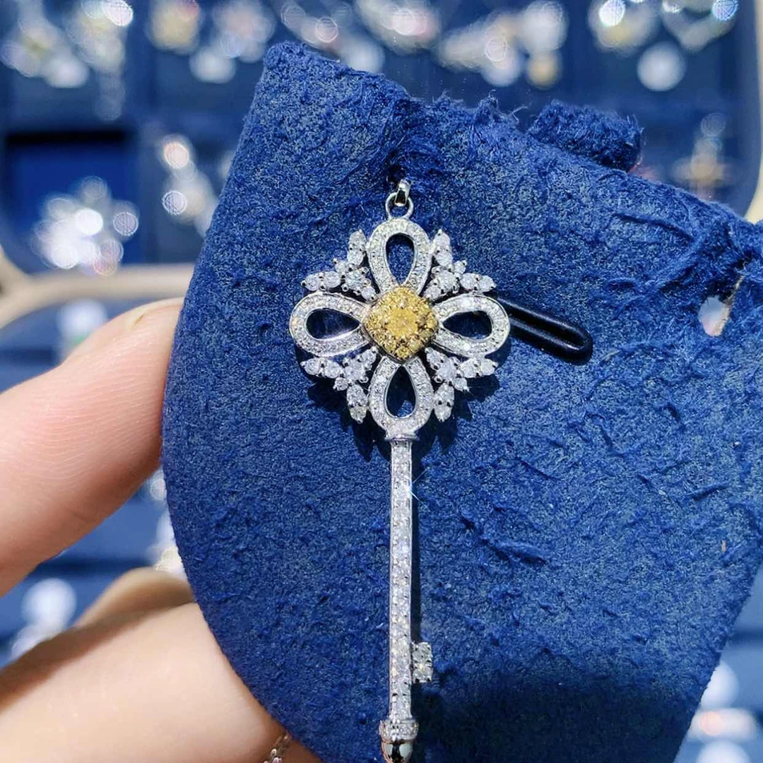 【闪购商品】吊坠(不含链)铂Pt900镶嵌钻石黄钻钥匙吊坠