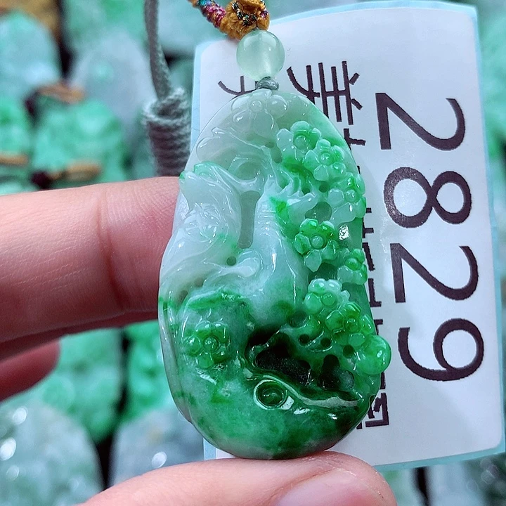 吊坠(不含链)未镶嵌翡翠