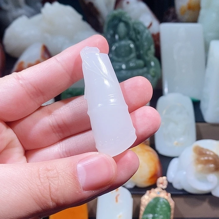 颈饰未镶嵌和田玉