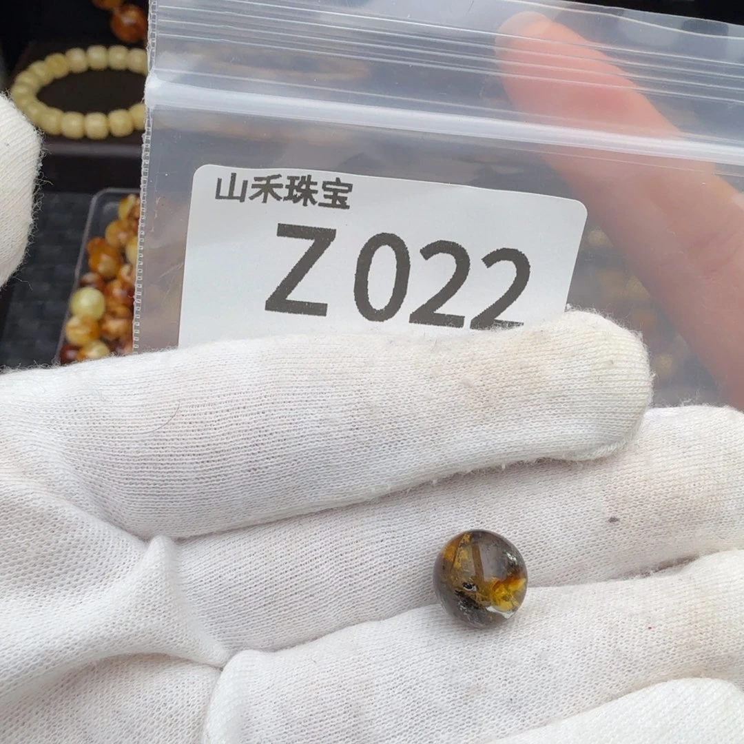 飞***雁未镶嵌琥珀裸石琥珀蜜蜡