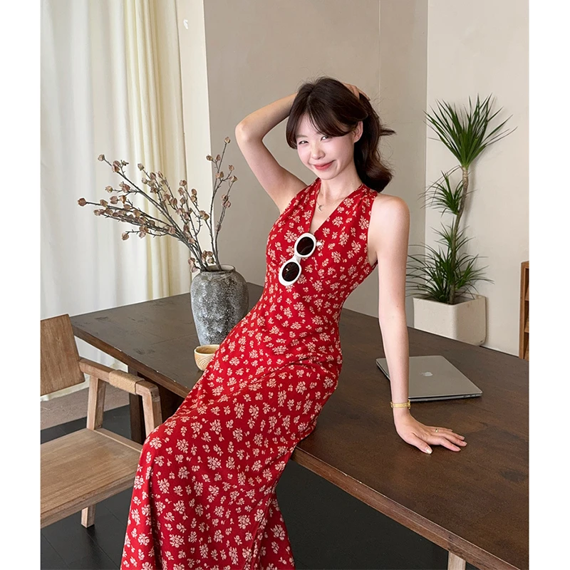 KFKO碎花露背连衣裙女2025新款度假氛围感挂脖气质收腰显瘦长裙