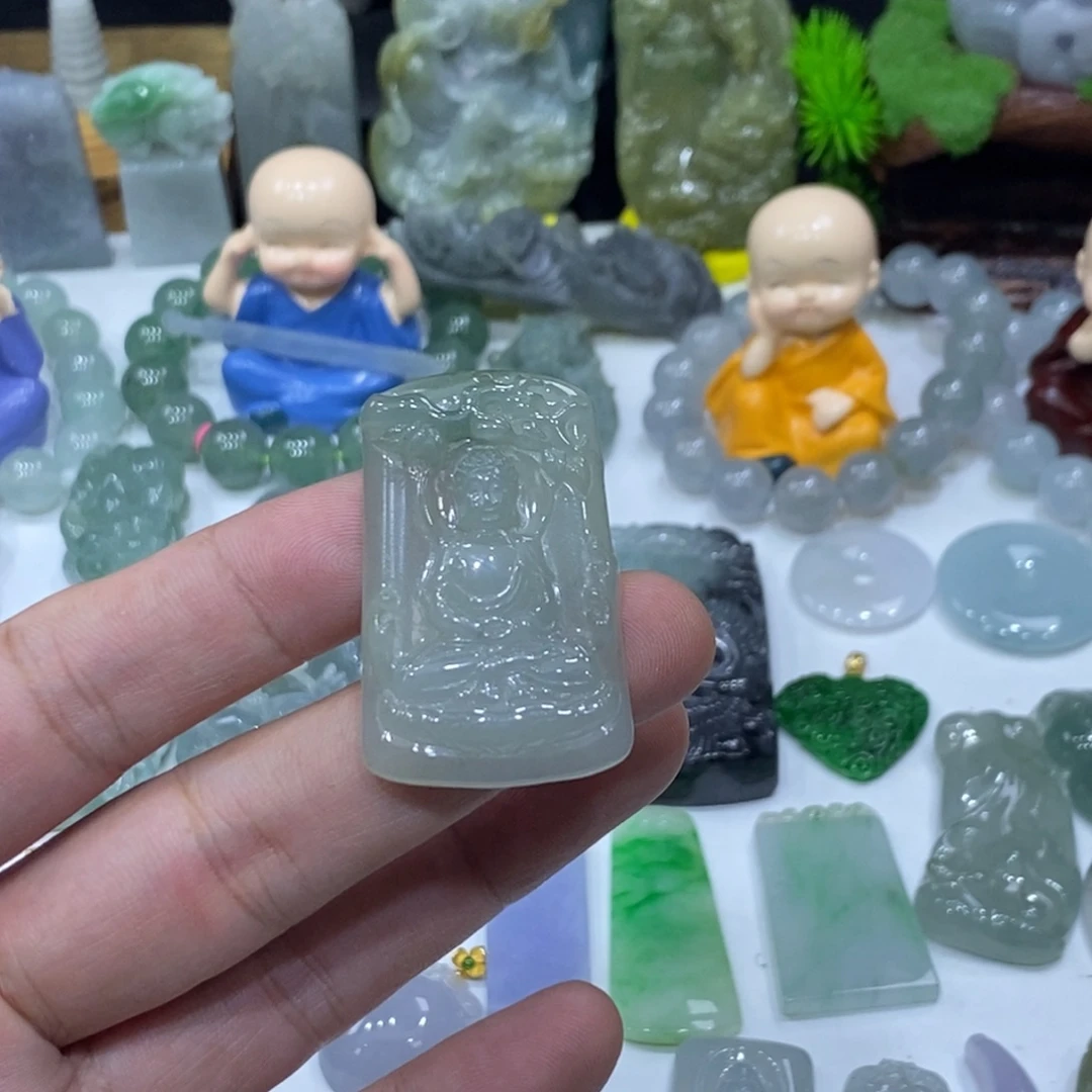 翡翠未镶嵌吊坠(不含链)大日如来