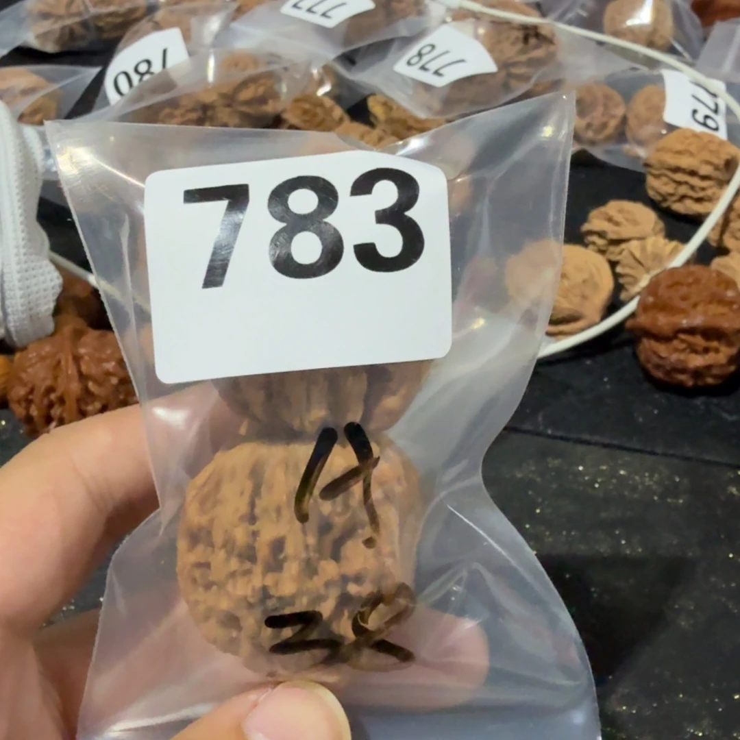 用***2吊坠文玩核桃麦虎
